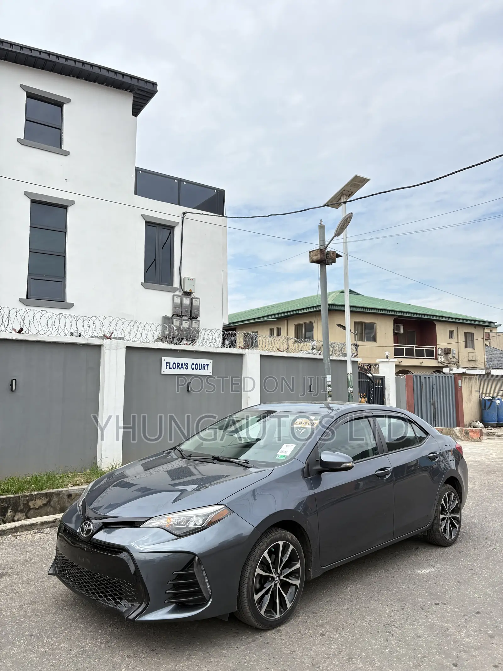 Toyota Corolla SE 4dr Sedan (1.8L 4cyl CVT) 2017 Gray
