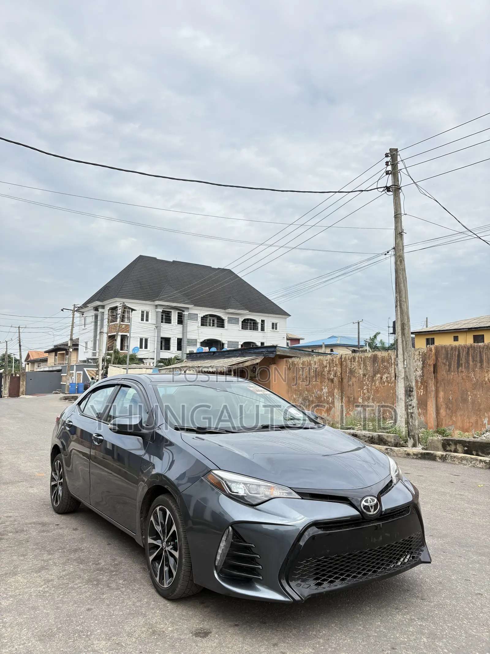 Toyota Corolla SE 4dr Sedan (1.8L 4cyl CVT) 2017 Gray