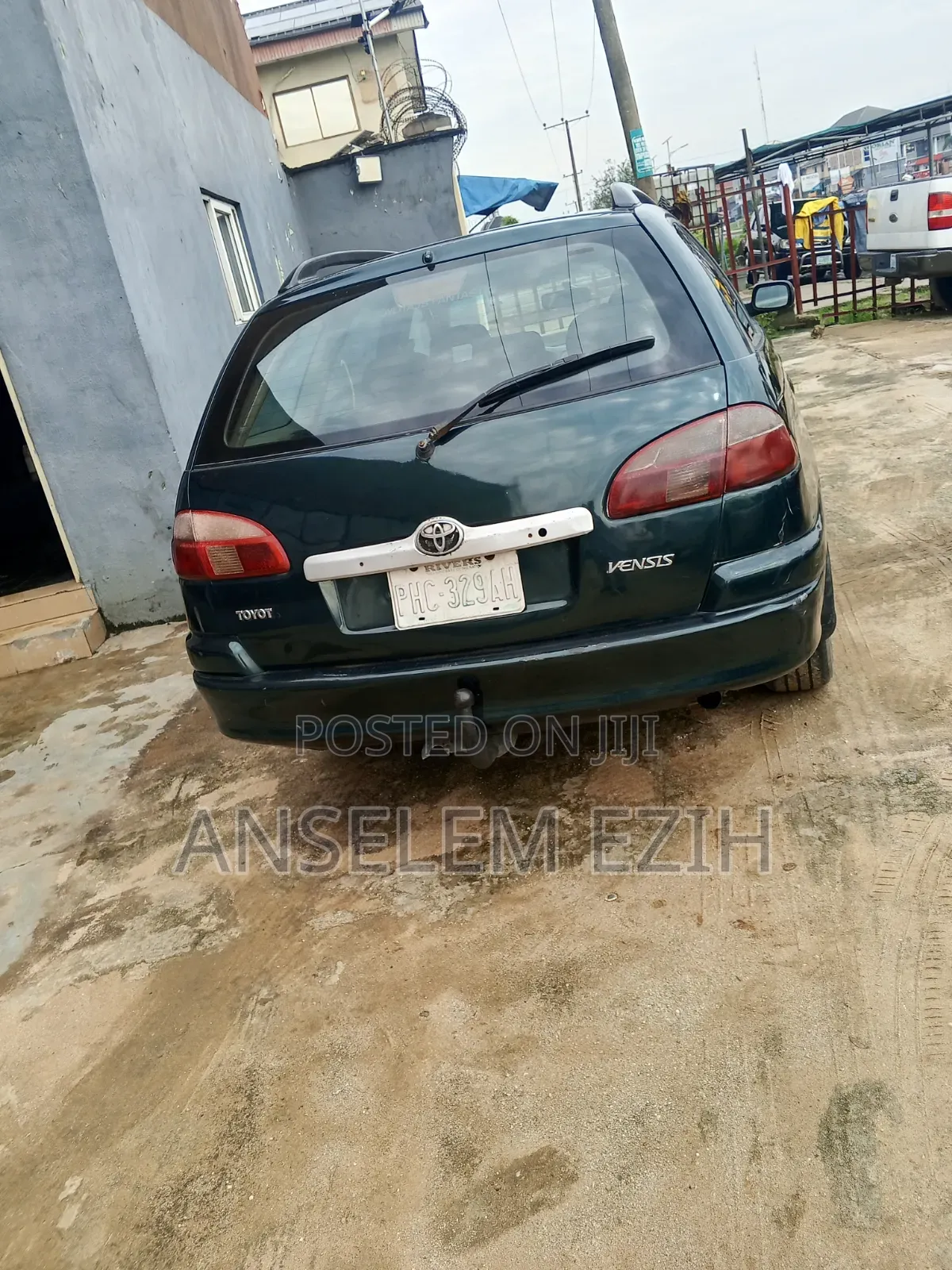 Toyota Avensis 2004 Blue
