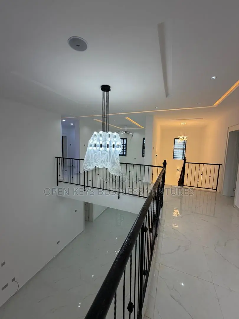 Furnished 5bdrm Duplex in Bluegate, Oluyole Estate for sale