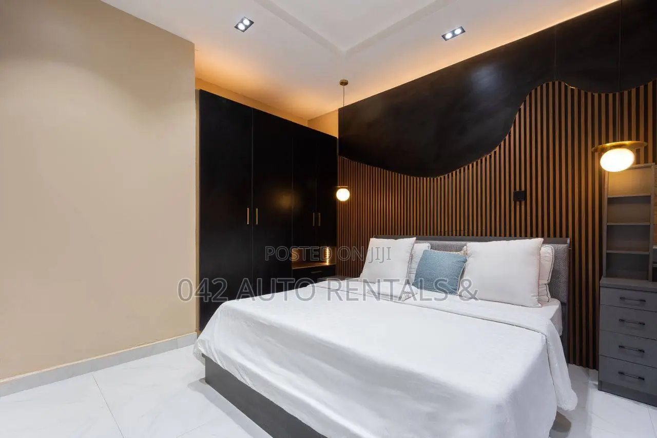 Luxury One Bedroom Garden Cabana