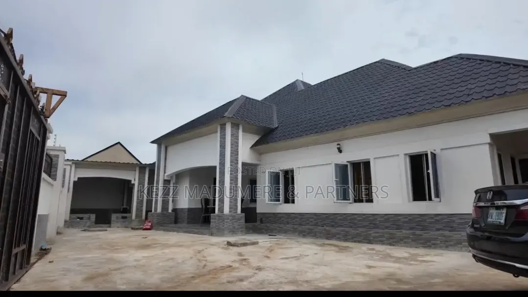 3bdrm Bungalow in Off Ring Rd 3, Ifa for sale