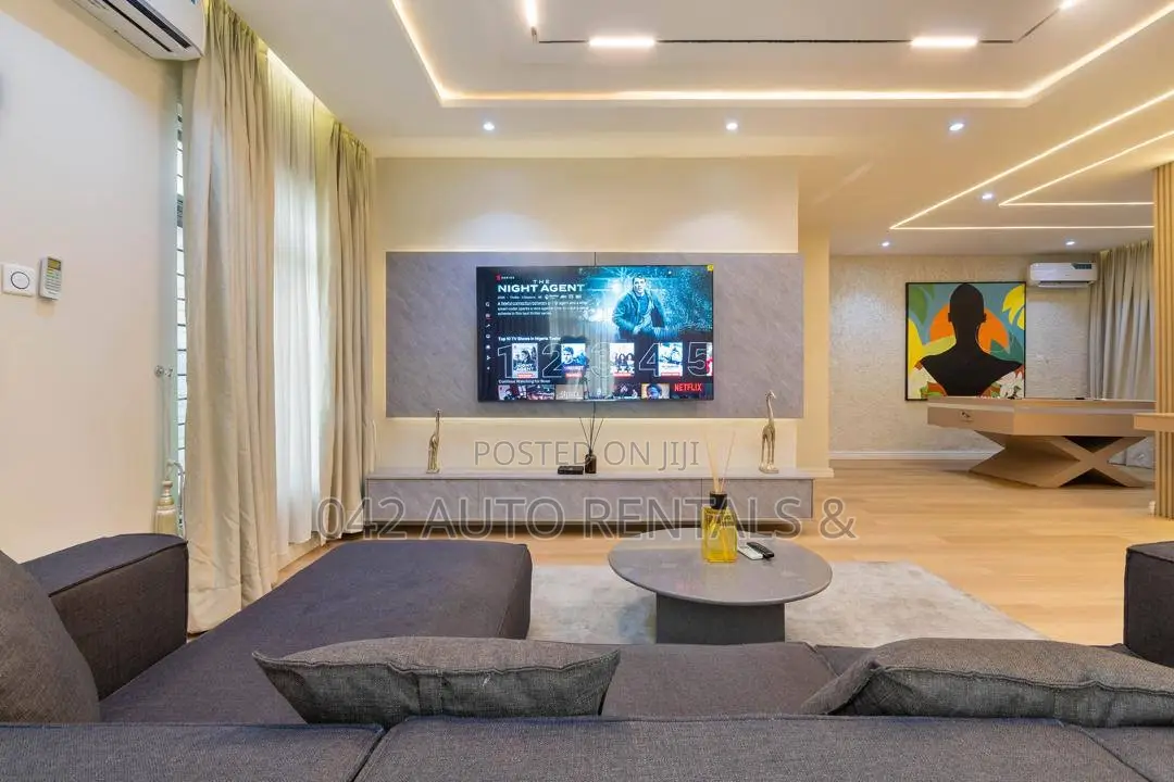Multiple Units of 3 Bedrooms
