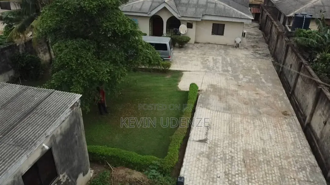 3bdrm Bungalow in Agric for sale
