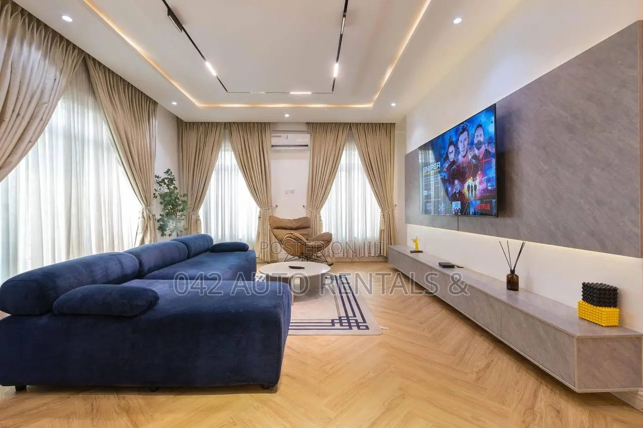 Luxury 6-Bedroom Duplex (Lekki Freedom Way)