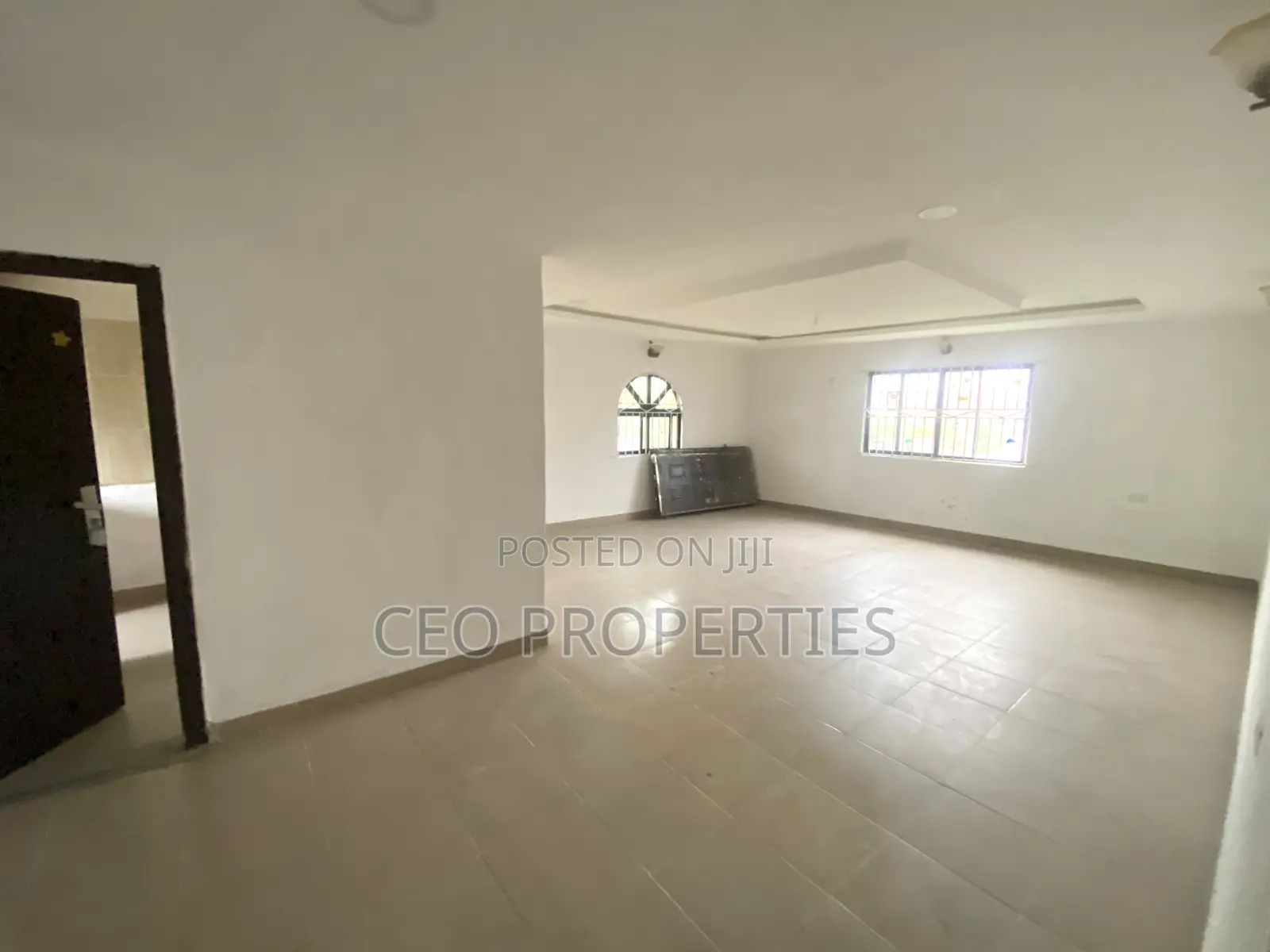 2bdrm Block of Flats in Estate/Ado Road for rent