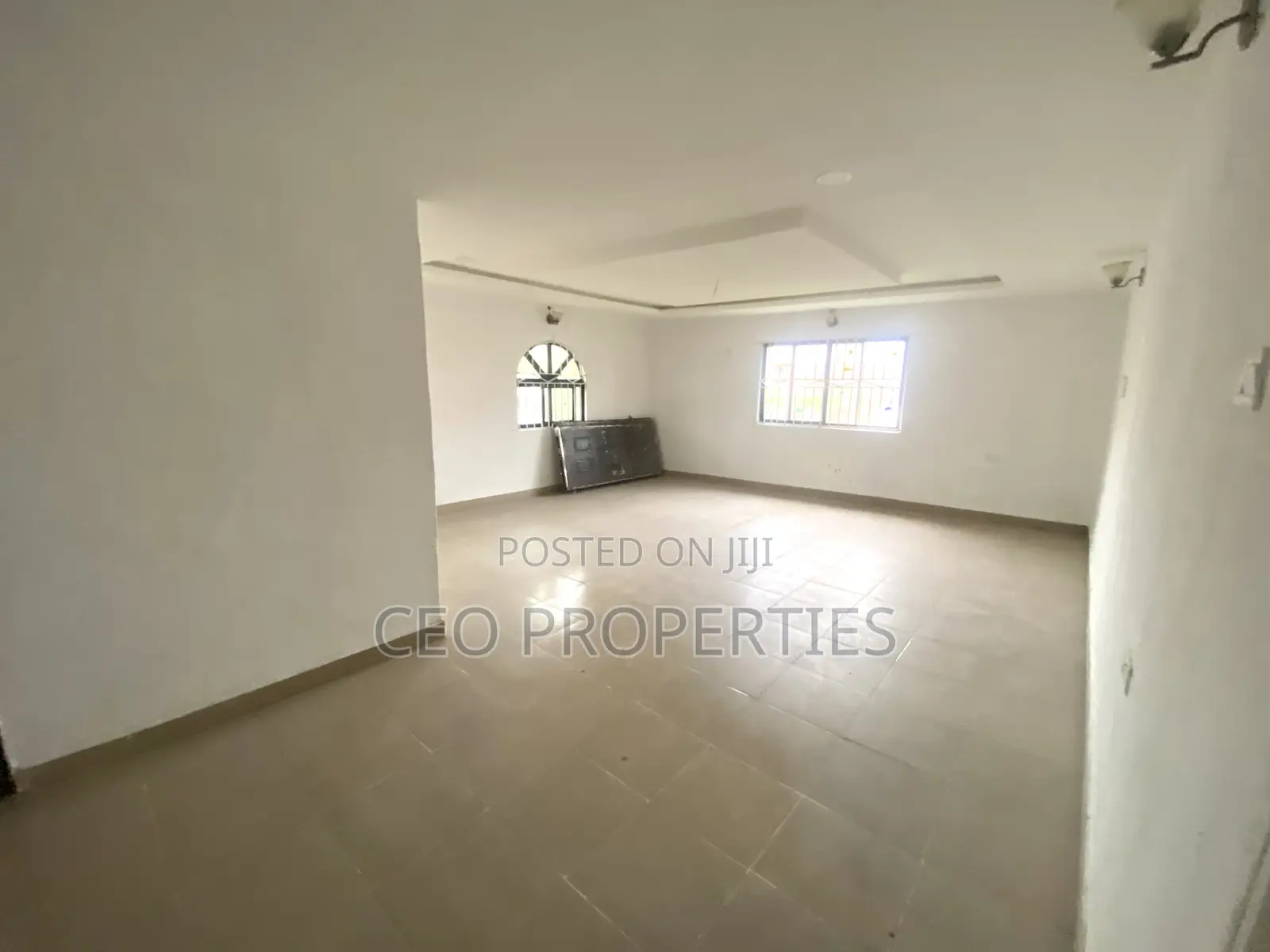 2bdrm Block of Flats in Estate/Ado Road for rent
