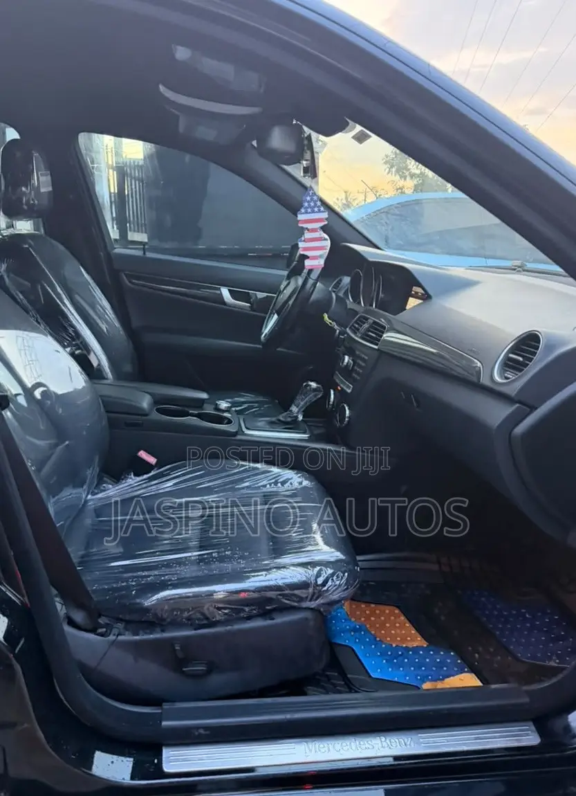 Mercedes-Benz C300 2013 Black