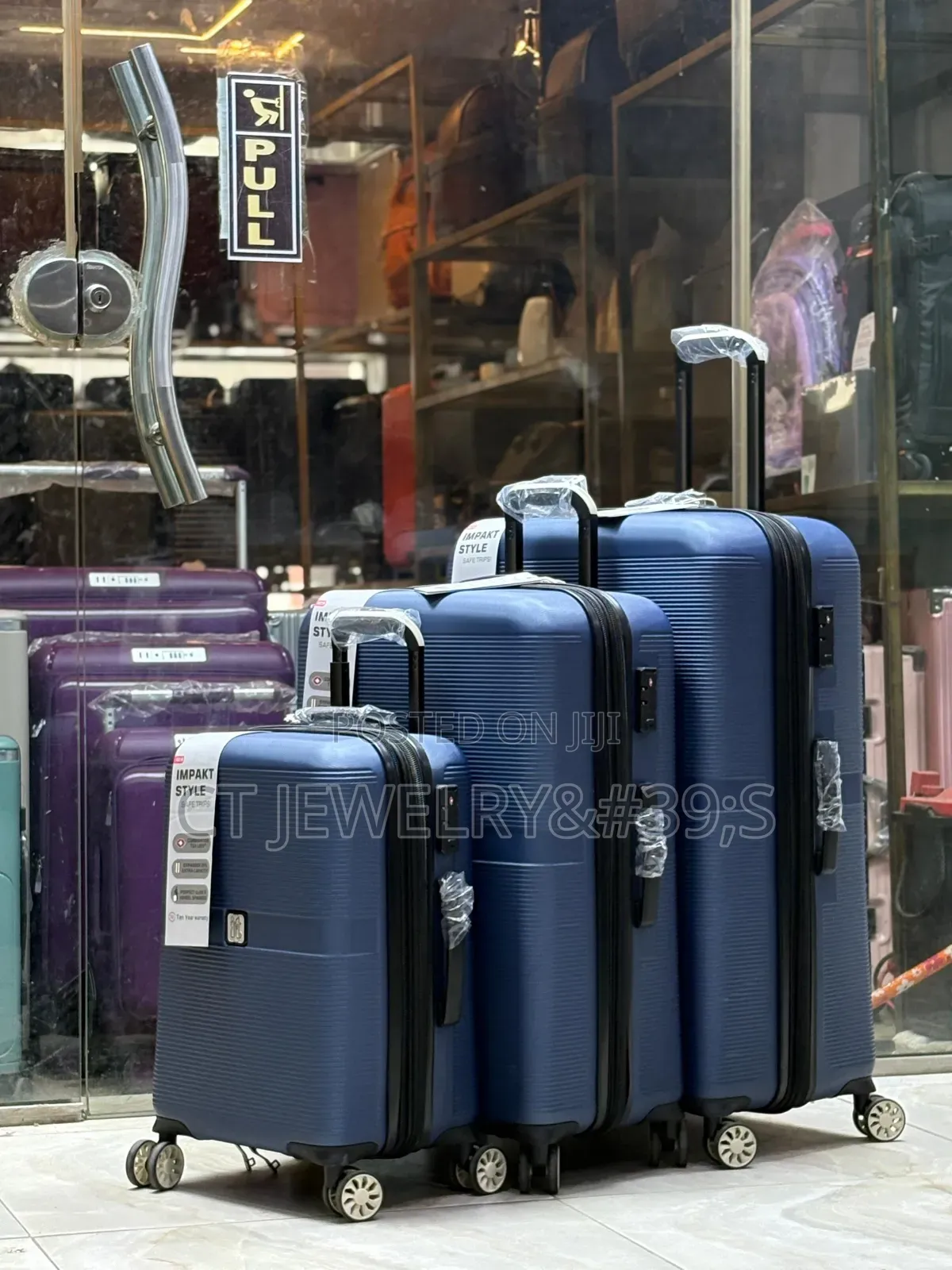 New Impakt Hard Shell Luggage Set Tsa Lock 4 Spinner Wheels