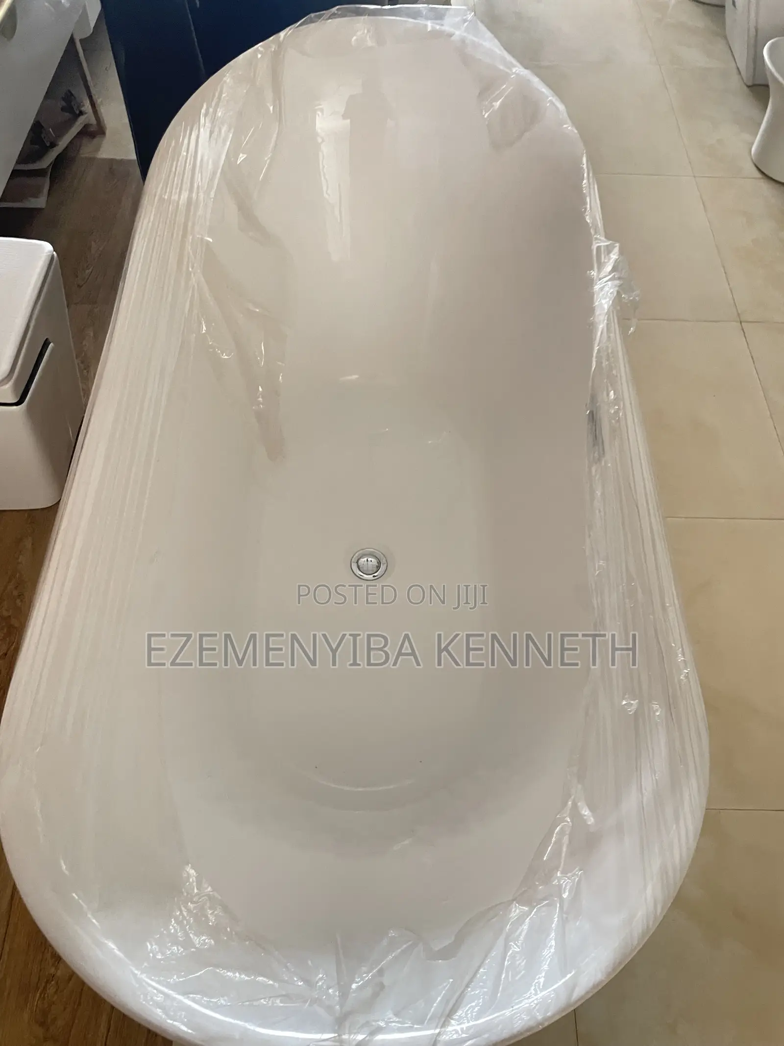 Bath Top Black and White