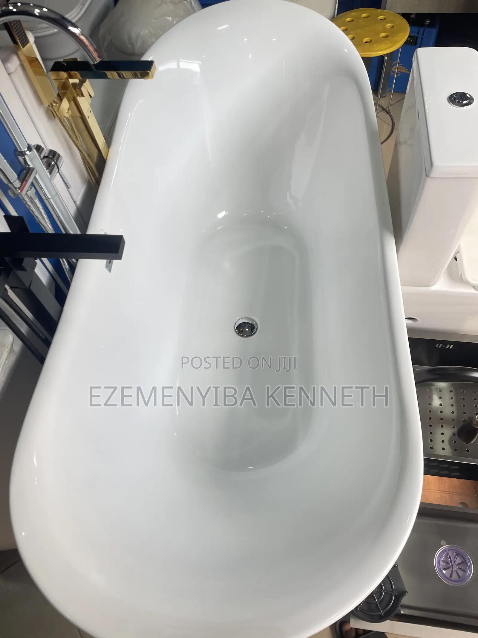 Bath Top Black and White