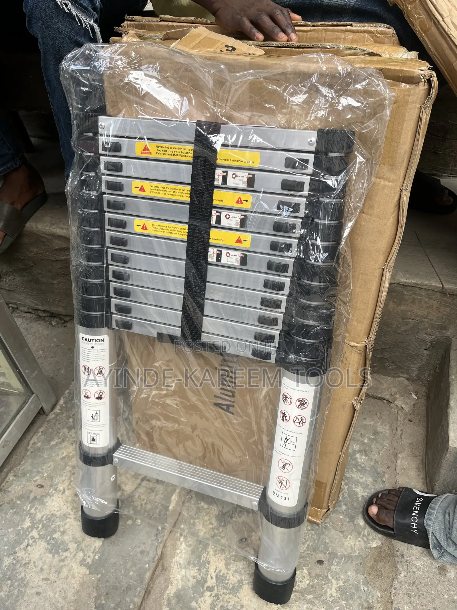 Telescopic Aluminum Ladder 3.8m