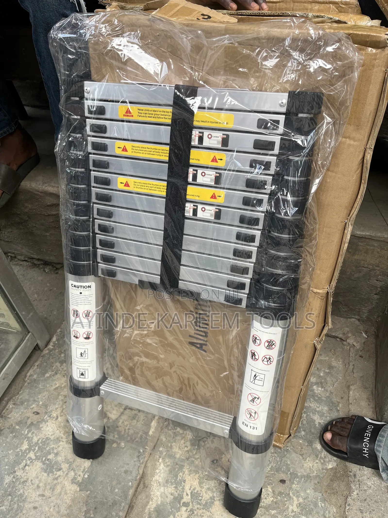 Telescopic Aluminum Ladder 3.8m