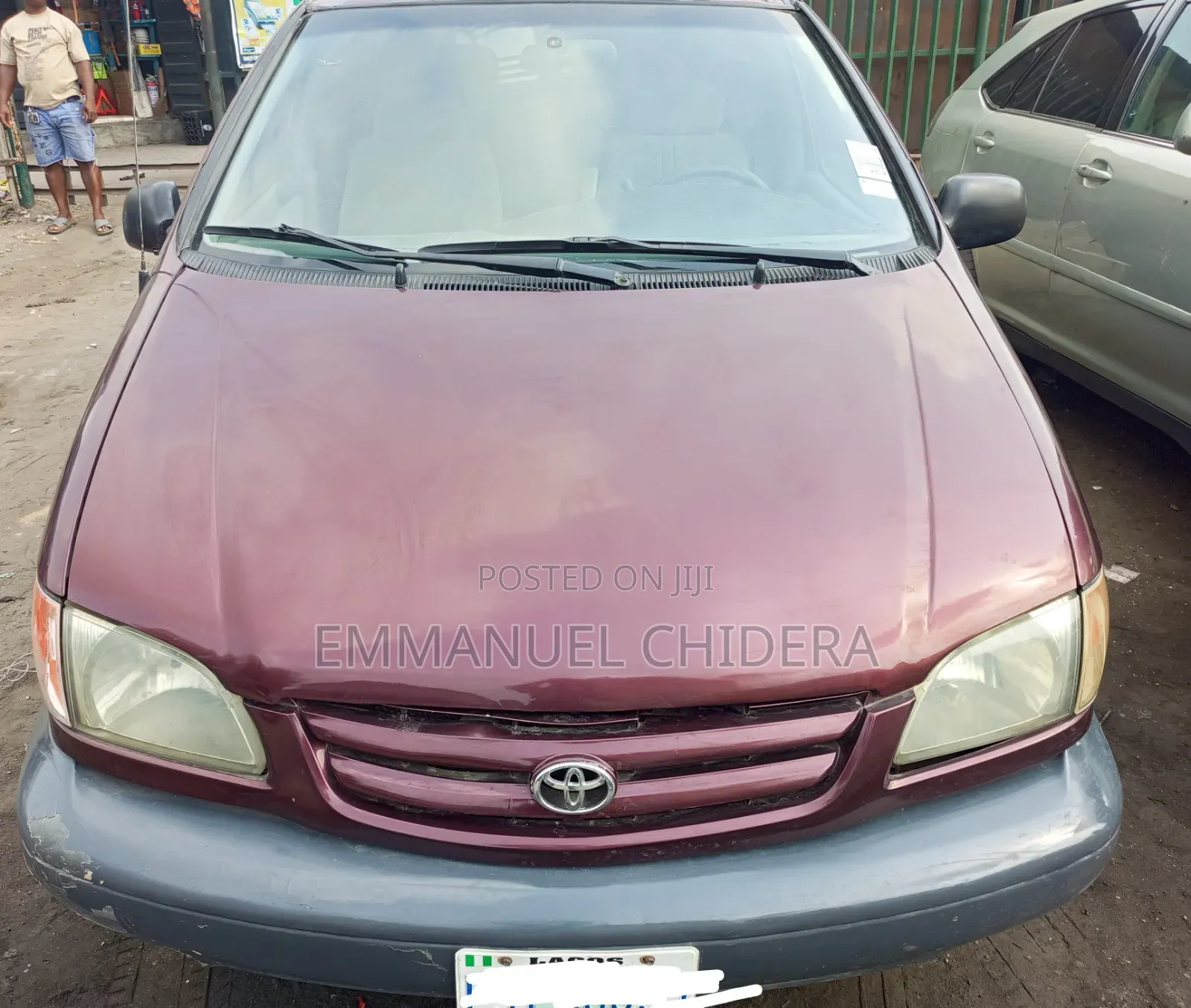 Toyota Sienna LE & 1 hatch 2000 Red
