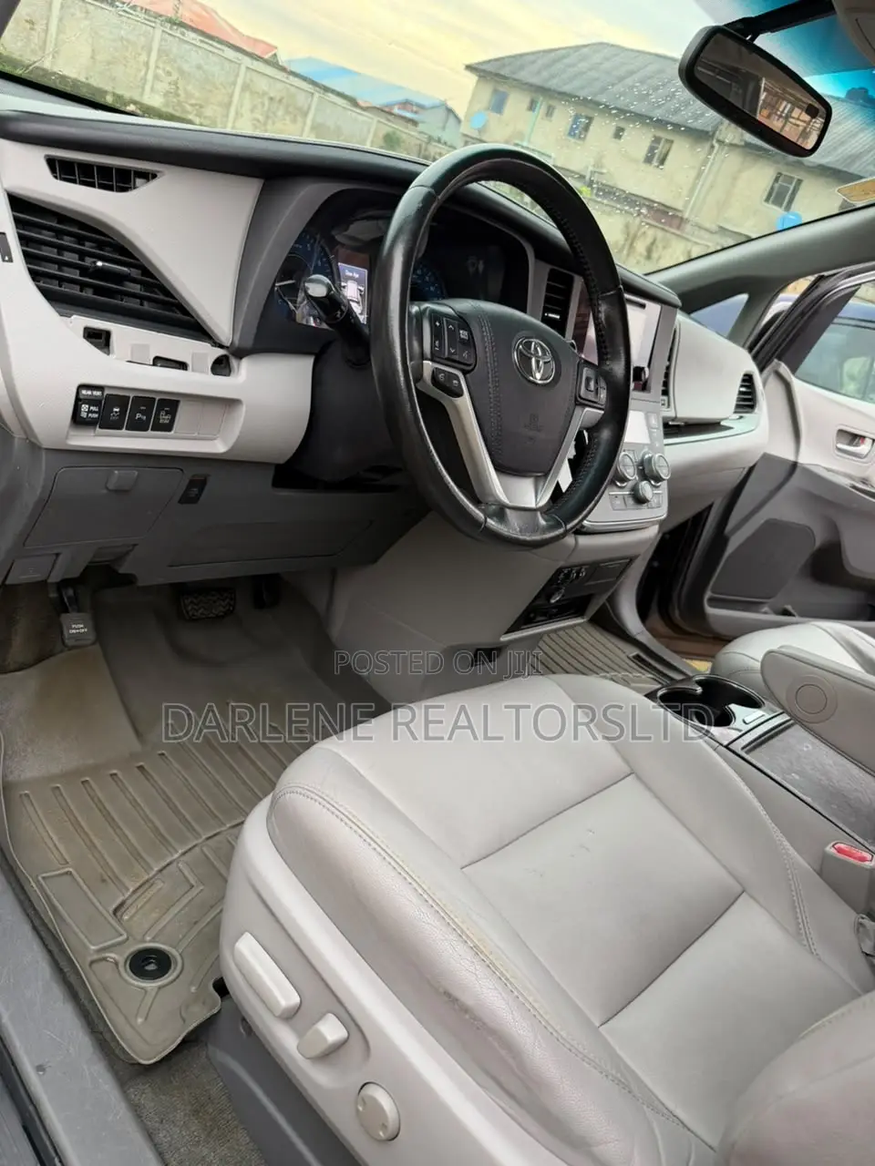 Toyota Sienna 2015 Gray