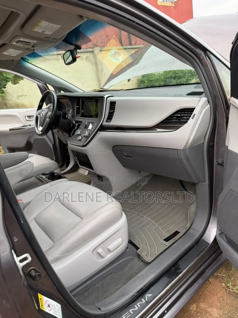 Toyota Sienna 2015 Gray