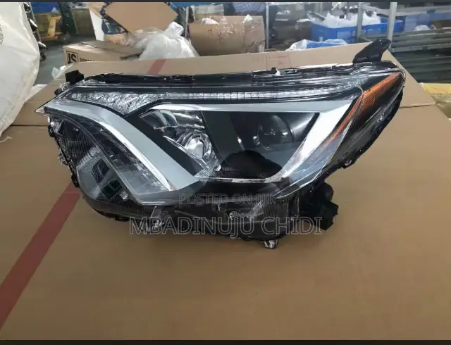 Head Light Rav4 2018