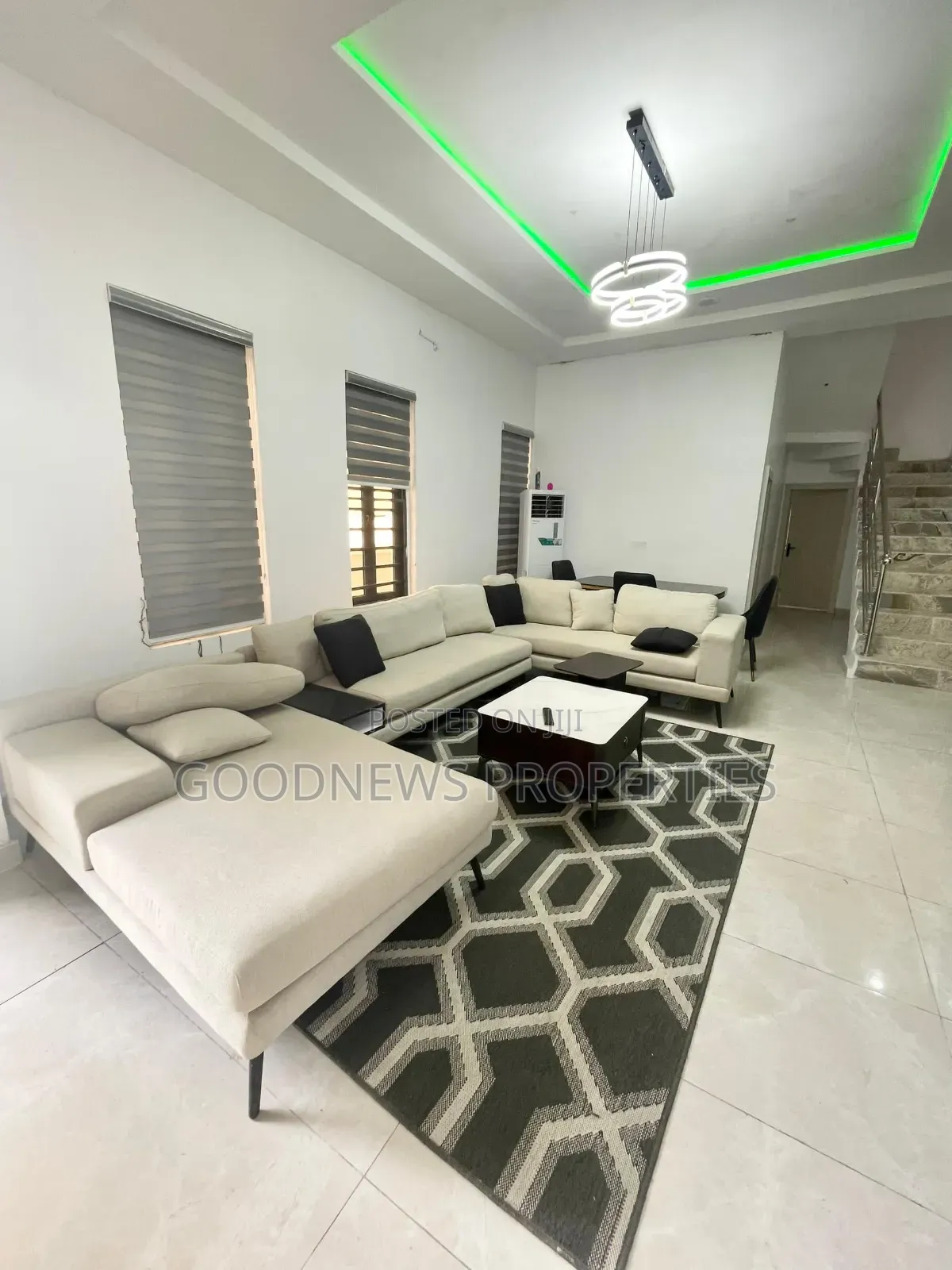 4bdrm Duplex in Harris Drive Vgc for sale