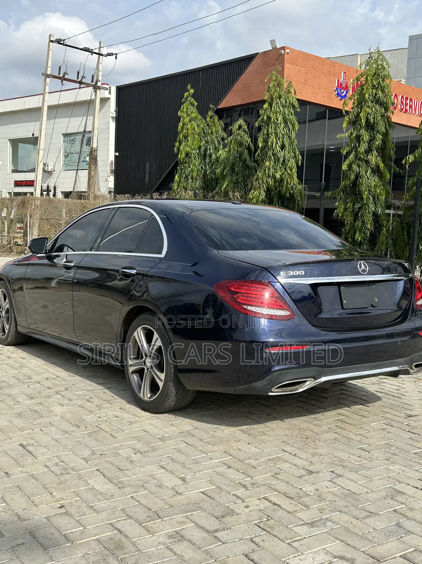 Mercedes-Benz E300 Base RWD Sedan (2.0L 4cyl 9A) 2017 Blue