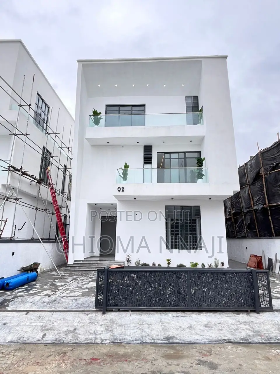 6bdrm House in Chevron for sale