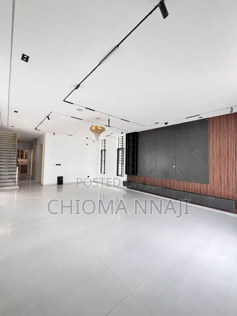 6bdrm House in Chevron for sale