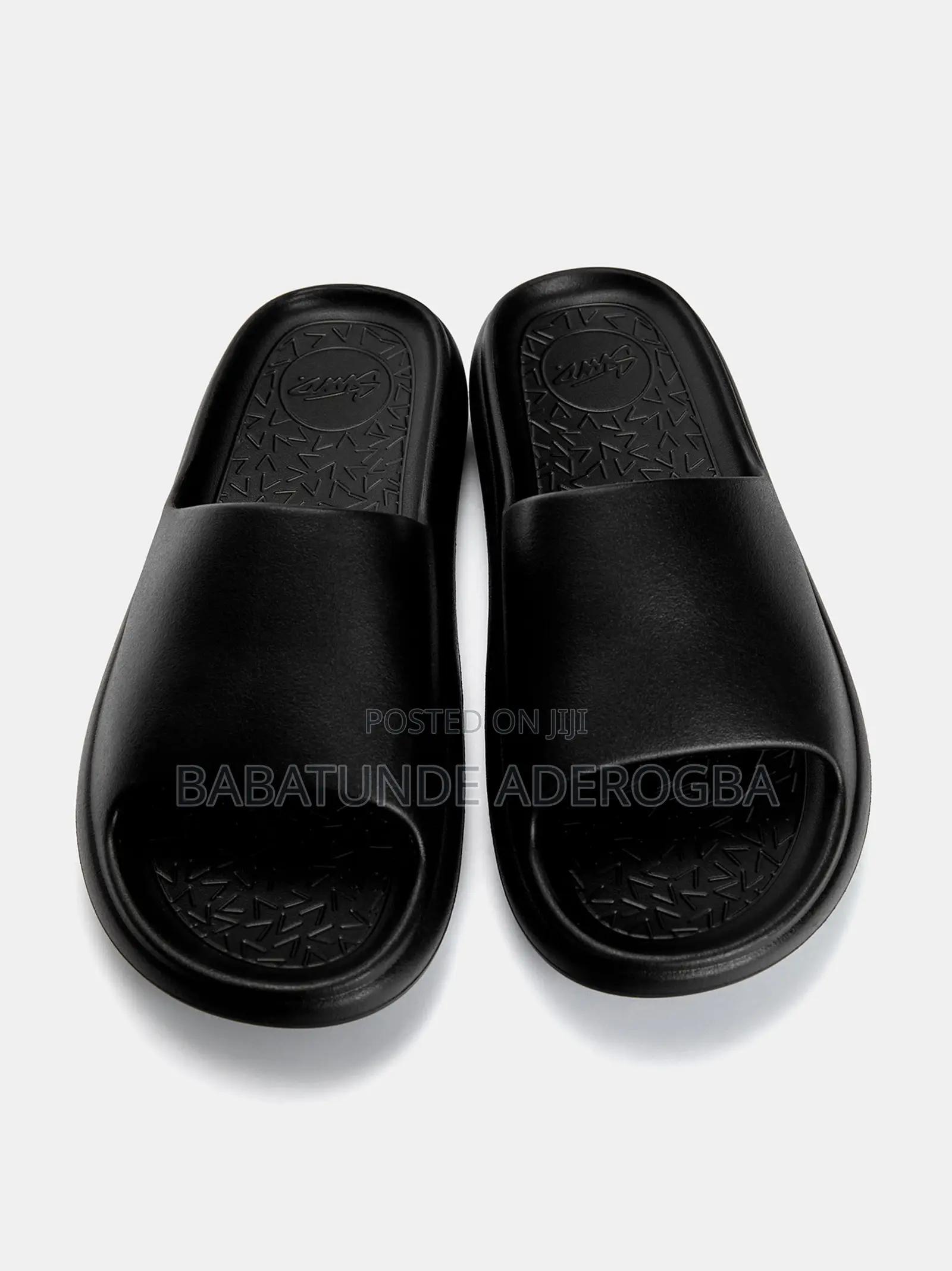 Pull Bear Black Slides