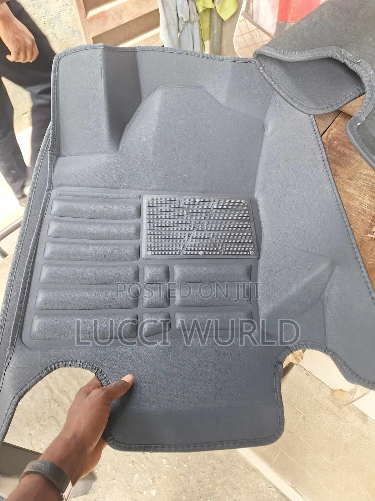 Ford Explorer/Prado Leather Mat