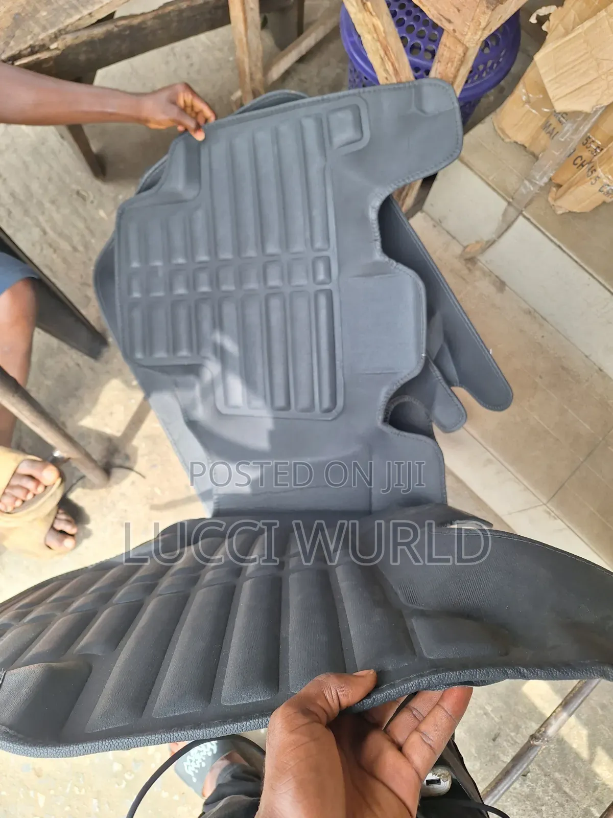 Ford Explorer/Prado Leather Mat