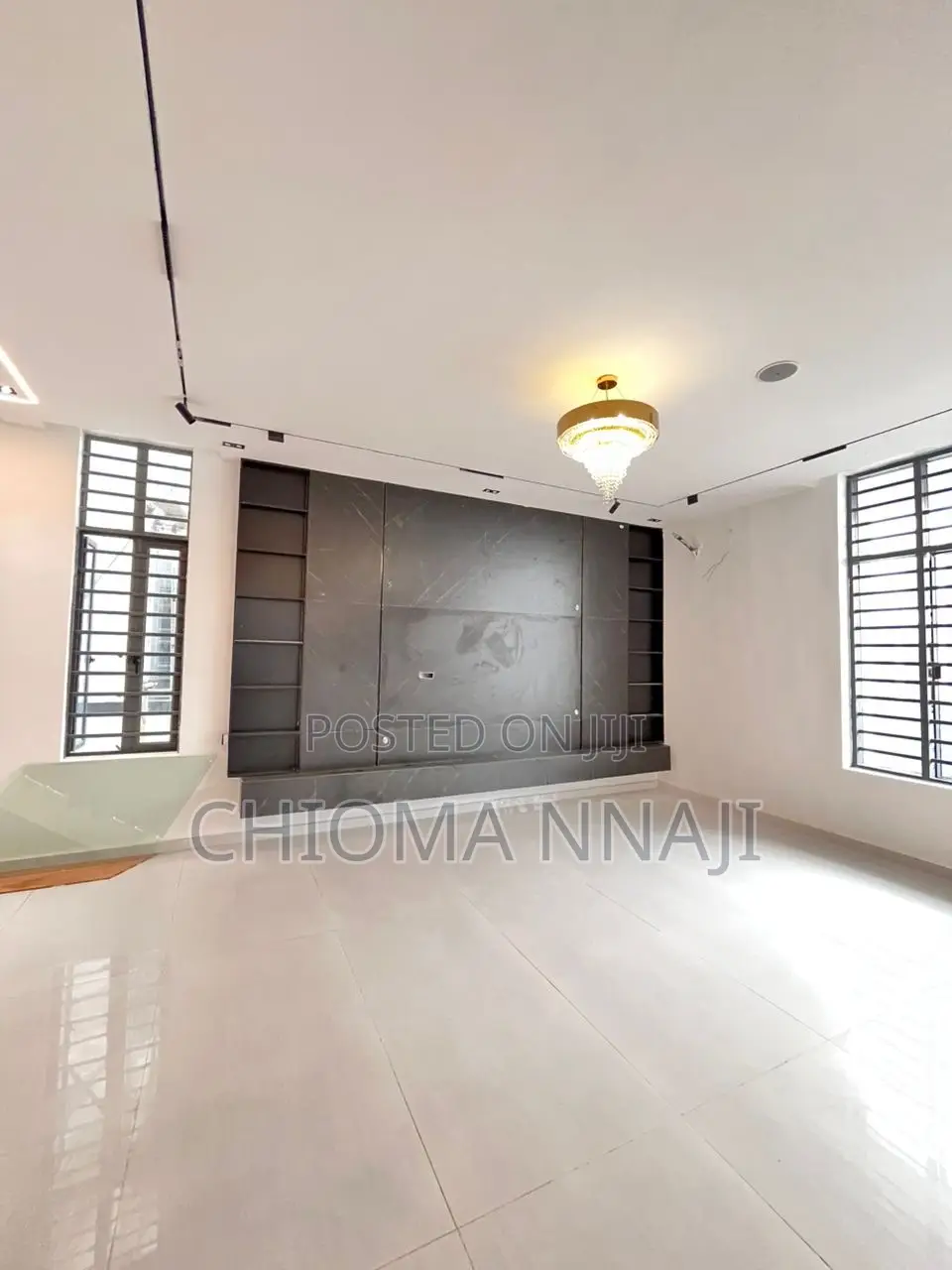 5bdrm House in Chevron for sale