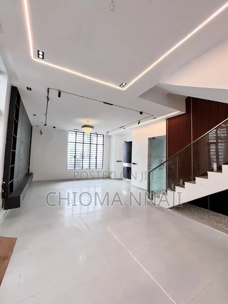 5bdrm House in Chevron for sale
