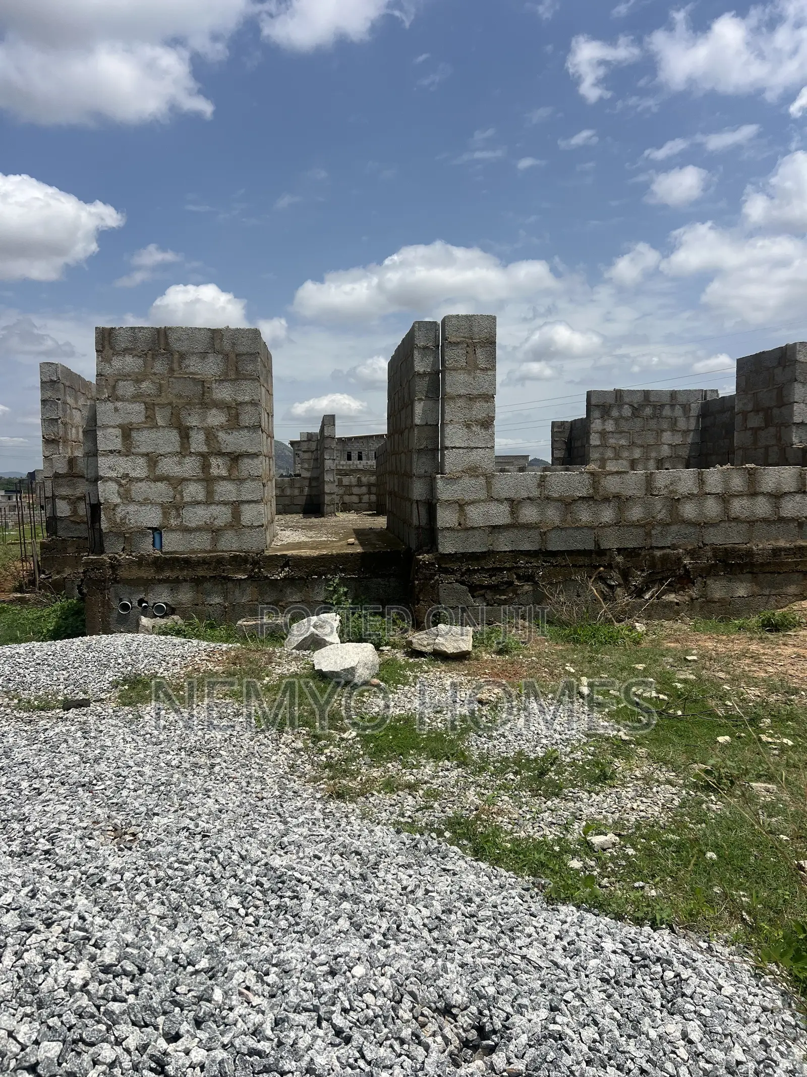 4bdrm Duplex in Lugbe for sale