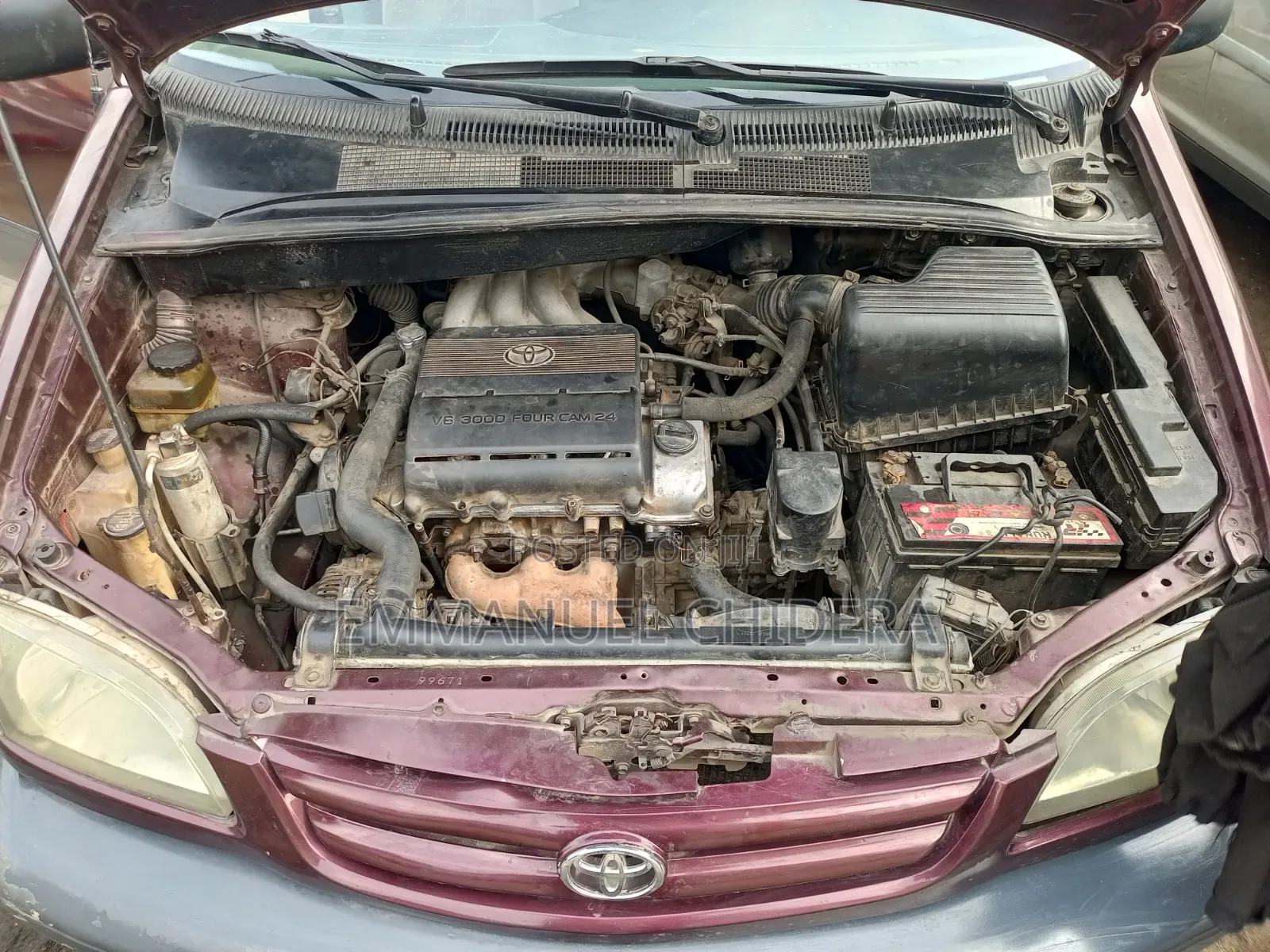 Toyota Sienna LE & 1 hatch 2000 Red