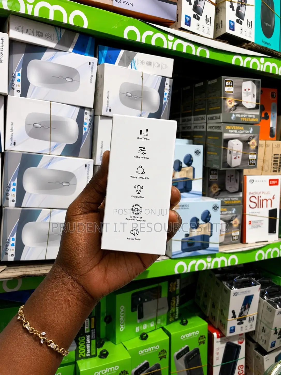 Q9 Wireless Microphone – Plug Play