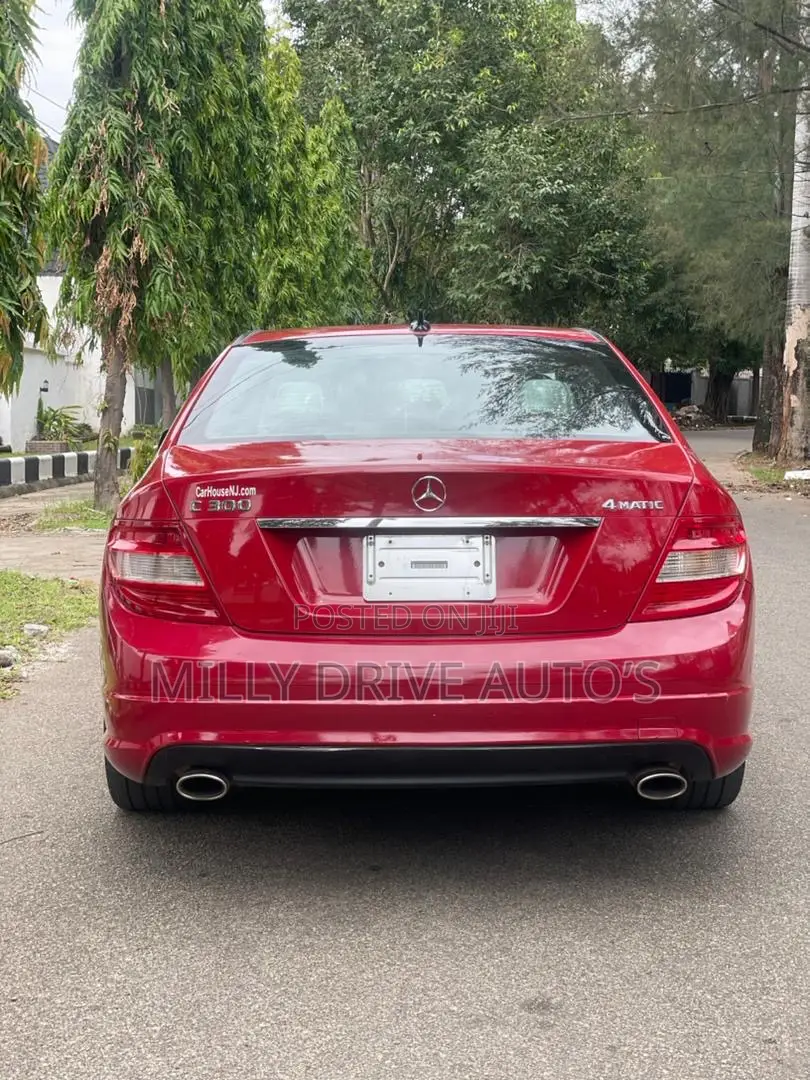 Mercedes-Benz C300 2009 Red