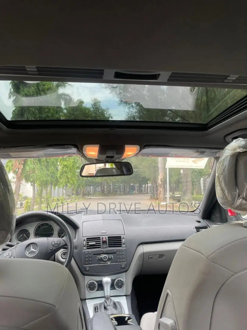 Mercedes-Benz C300 2009 Red