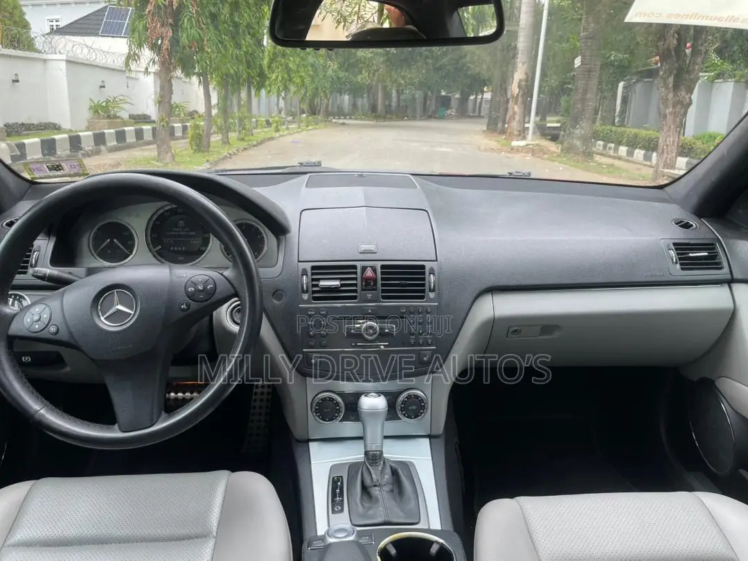 Mercedes-Benz C300 2009 Red