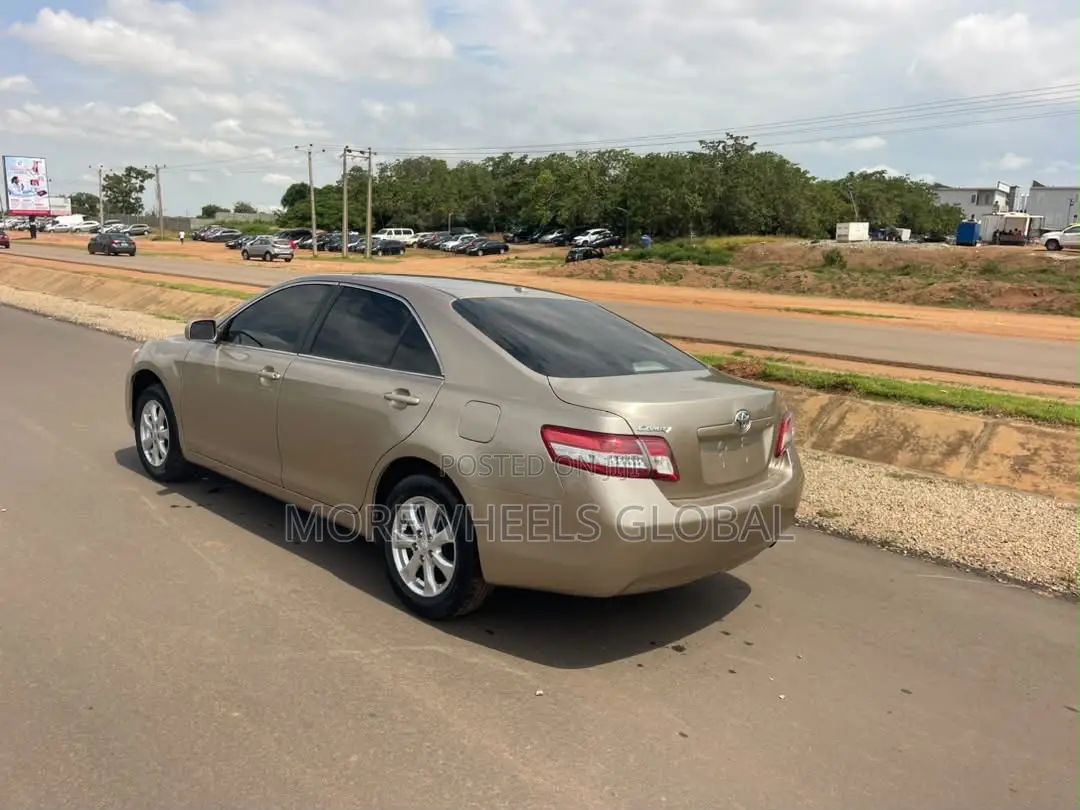 Toyota Camry LE 4dr Sedan (2.5L 4cyl 6AM) 2010 Green