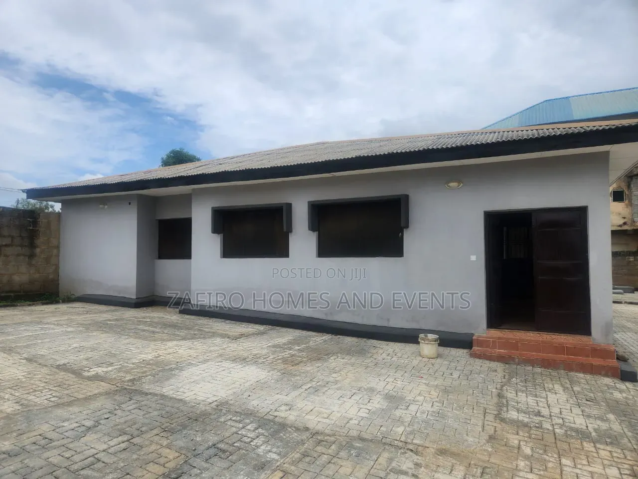 3bdrm Bungalow in Near Meridiean, Akala Express for rent