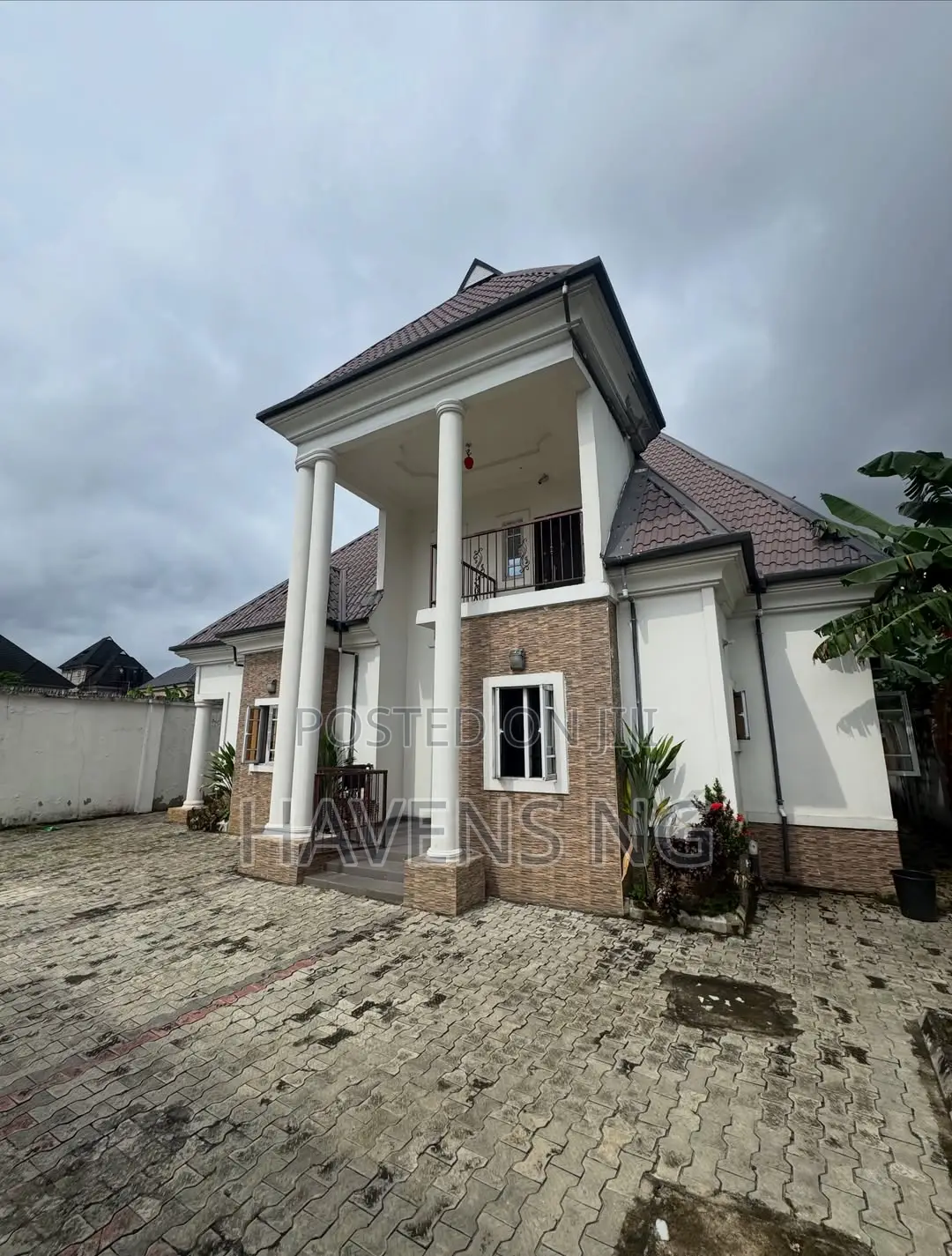 Furnished 4bdrm Penthouse in Obio-Akpor for sale