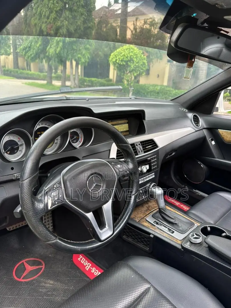 Mercedes-Benz C300 2009 White