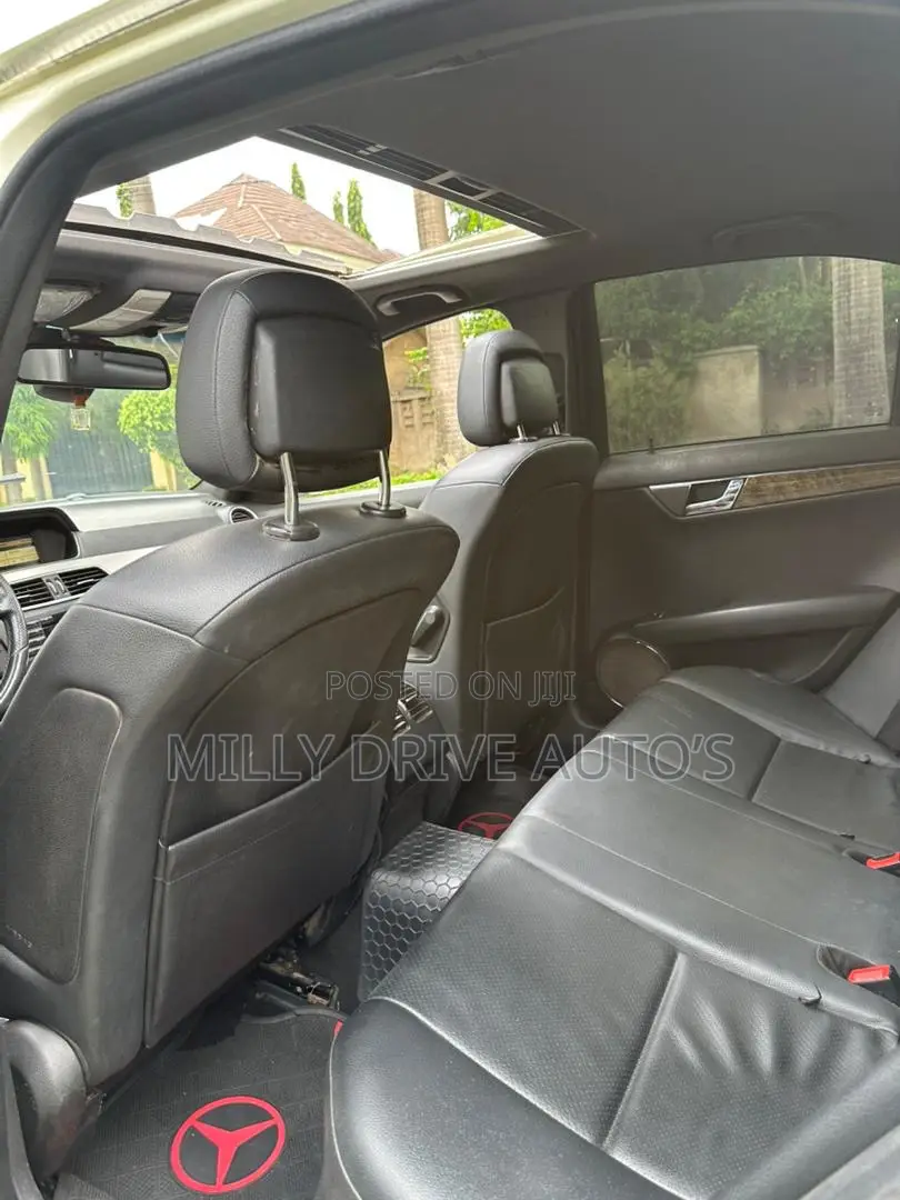 Mercedes-Benz C300 2009 White