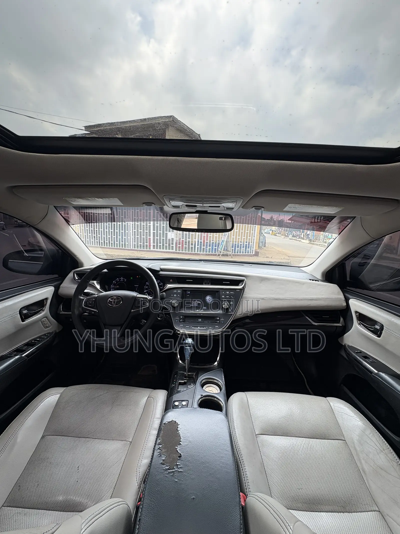 Toyota Avalon Limited 4dr Sedan (3.5L 6cyl 6A) 2014 Gray
