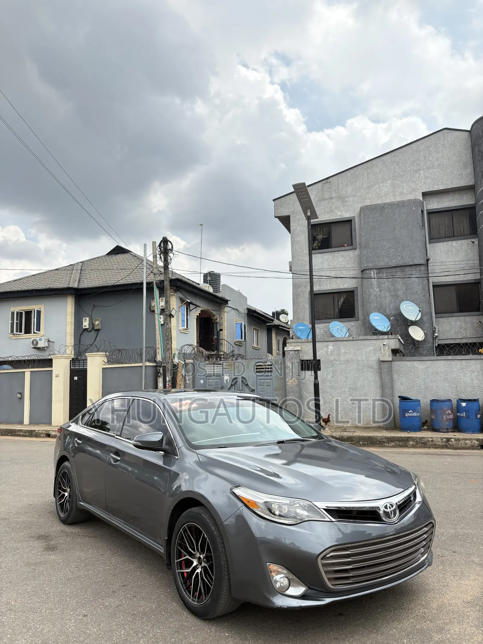 Toyota Avalon Limited 4dr Sedan (3.5L 6cyl 6A) 2014 Gray