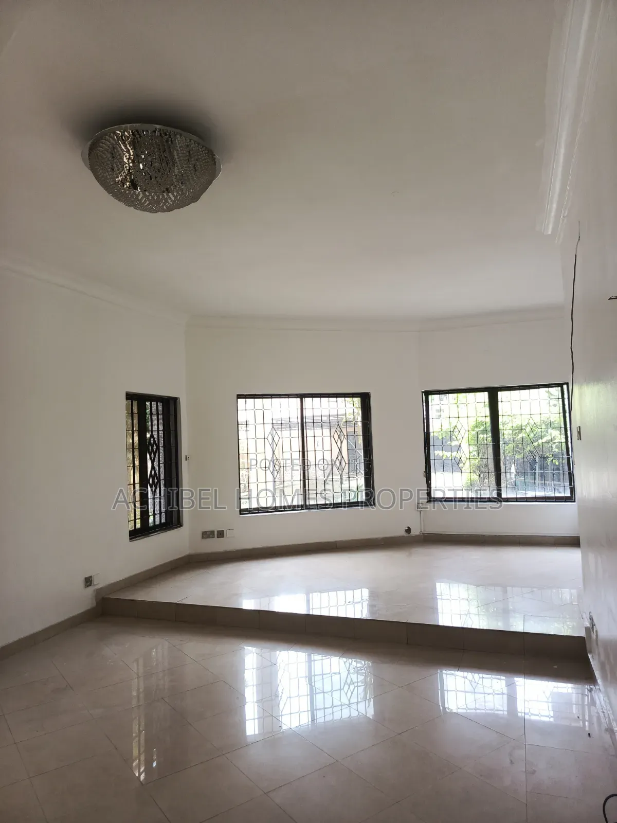 4bdrm Duplex in Off Admiralty Way, Lekki Phase 1 for rent
