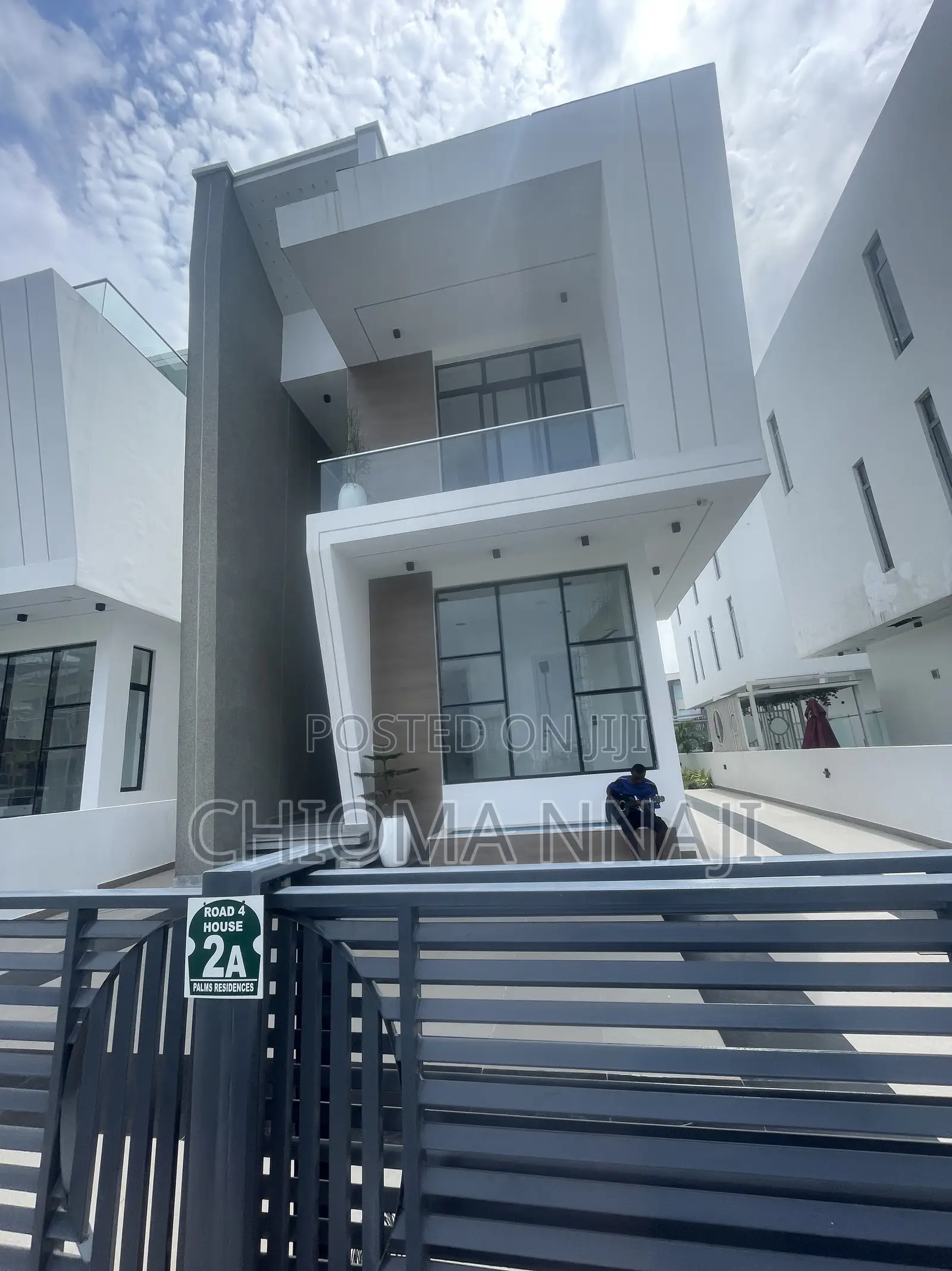 5bdrm House in Osapa london for sale