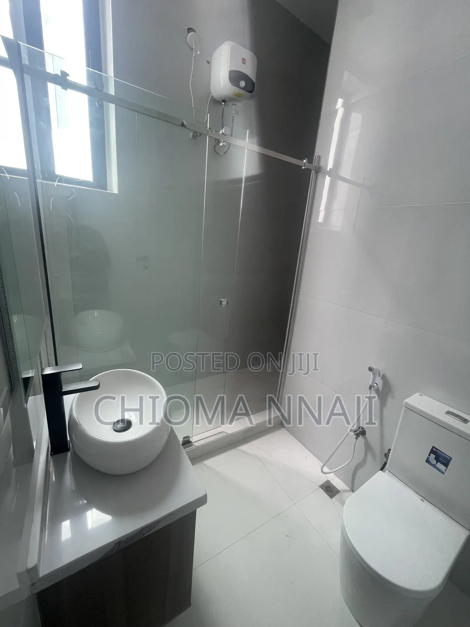 5bdrm House in Osapa london for sale