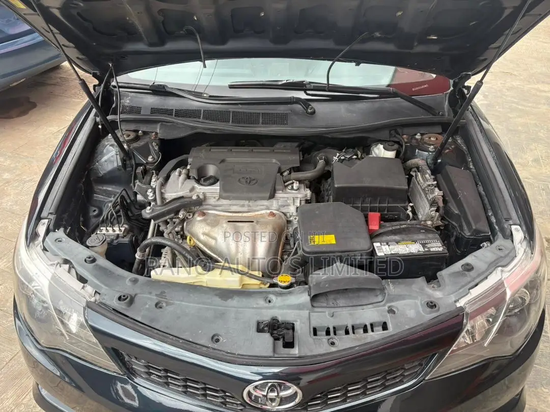 Toyota Camry SE 4dr Sedan (2.5L 4cyl 6A) 2013 Blue