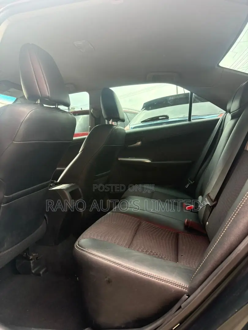 Toyota Camry SE 4dr Sedan (2.5L 4cyl 6A) 2013 Blue