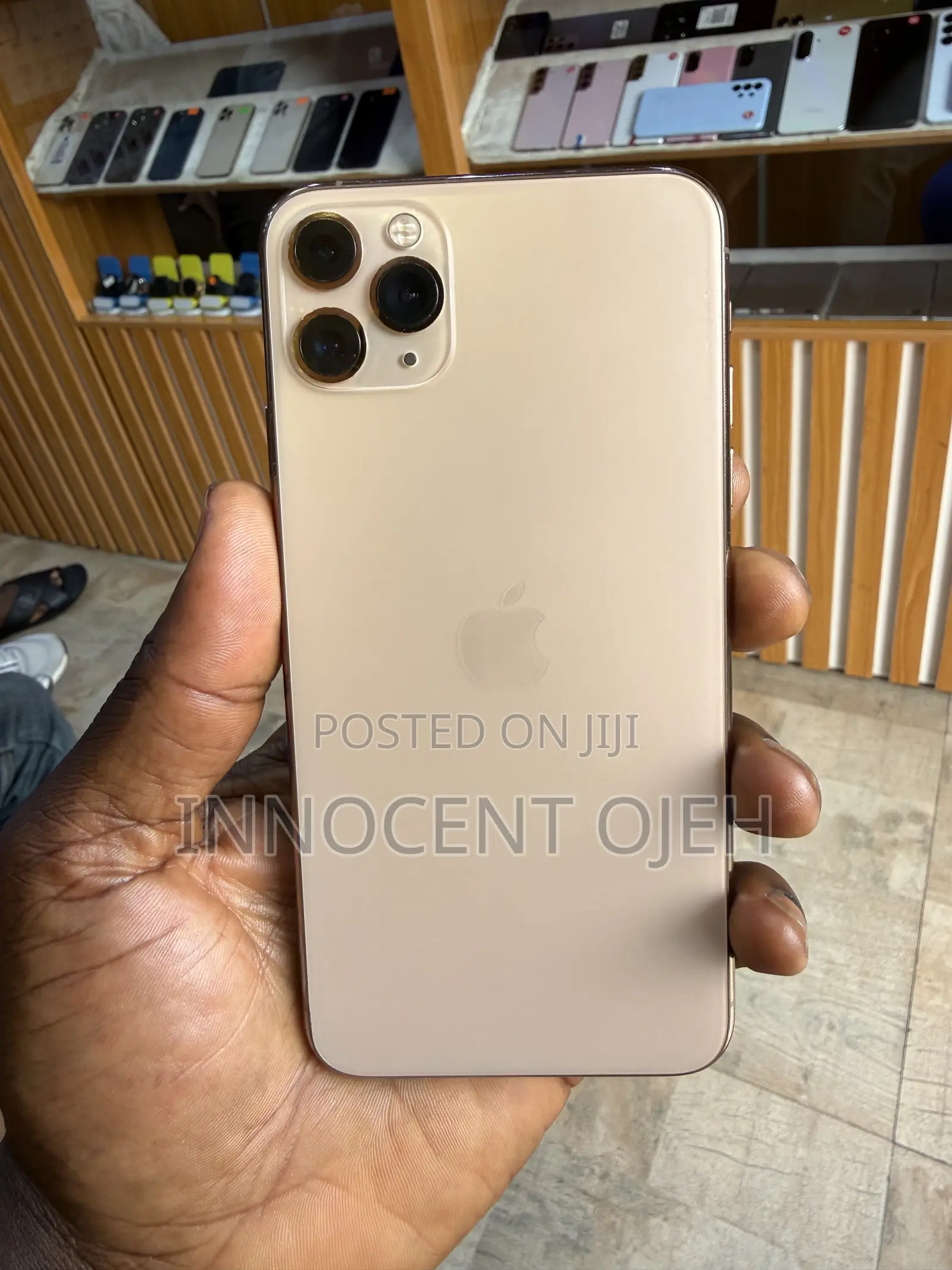 Apple iPhone 11 Pro Max 64 GB Gold