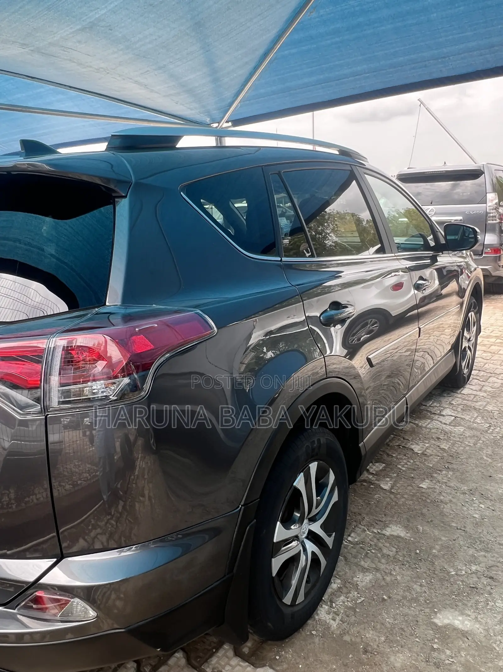Toyota RAV4 Limited AWD (2.5L 4cyl 6A) 2017 Gray
